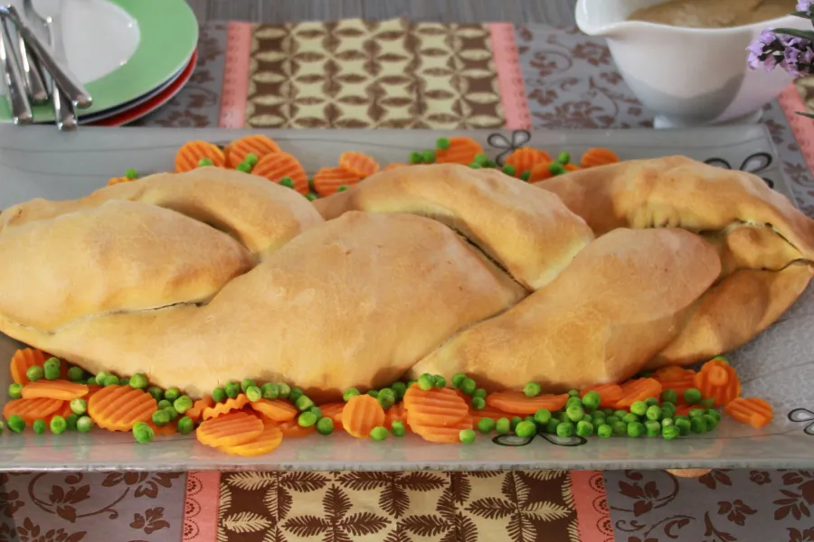 Gefüllter Zopf mit Vegan-Bratstück, Rustical