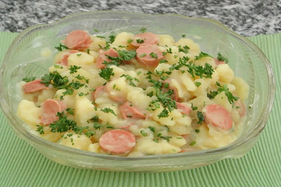 Kartoffelsalat mit veganen Würstchen