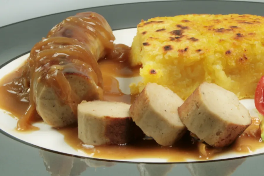 Zwiebelsauce mit Vegan-Bratwurst, Bianca