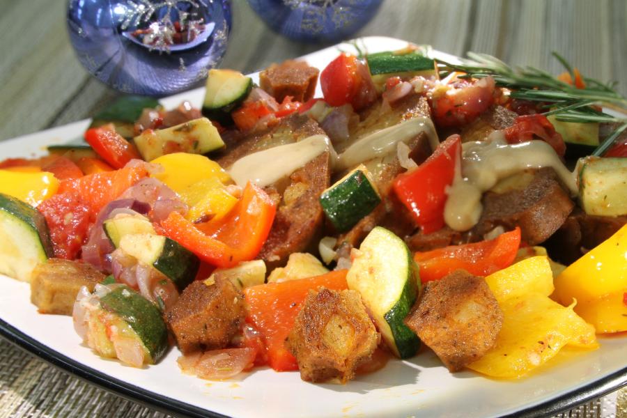 Gemüsebeet für das Vegan-Festbratstück\r\n <p>An einem Festtag darf es gerne etwas Besonderes sein: Da kommt der feine Vegan-Festbratstück von Vegusto gerade recht. Mit ihm wird jedes Essen zum Fest.</p>