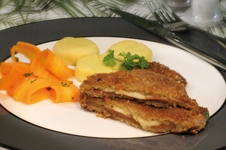Gefüllte Vegan-Schnitzel mit Vegusto