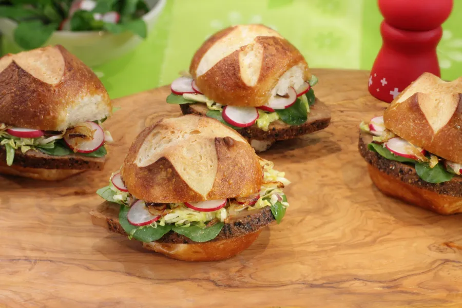 Picnic Sandwich with Vegan-Deli Slice, Classic
