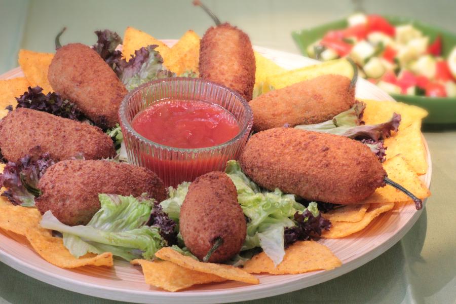 Gefüllte Jalapenos mit Vegusto\r\n <p>Jalapenos sind ein sehr beliebtes Gericht im bekannten vegetarischen Restaurant Hiltl in Zürich und mit dem No-Muh, Melty, lässt es sich leicht vegan zubereiten.</p>