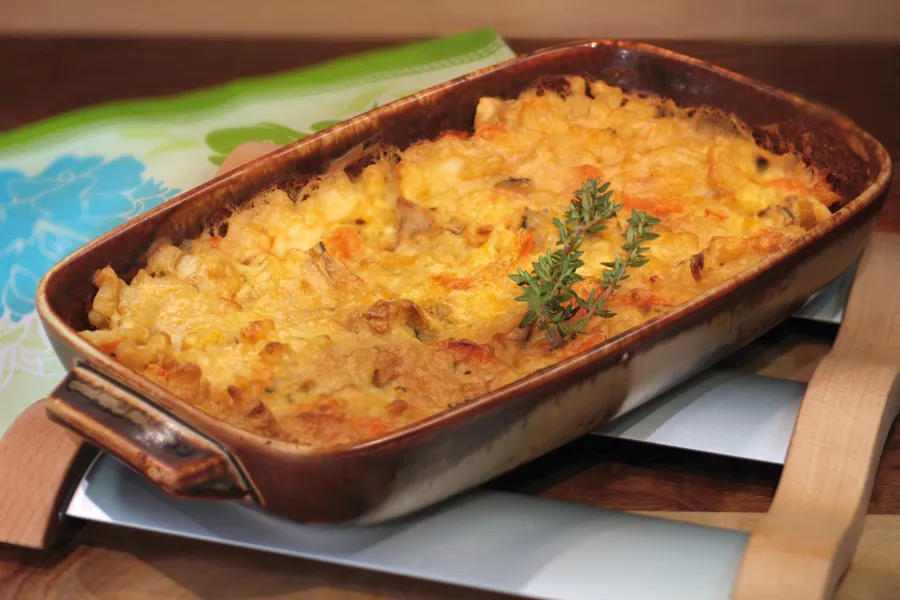 Veganes Spätzle-Karotten-Gratin mit Vegusto