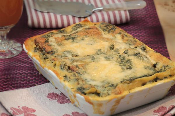 Spinat-Lasagne mit Vegusto
 <p>Diese Lasagne ist ein schnelles Gericht für hungrige Familien und mit den herzhaften Vegi-Bratscheiben, Vleika ein Genuss!</p>
