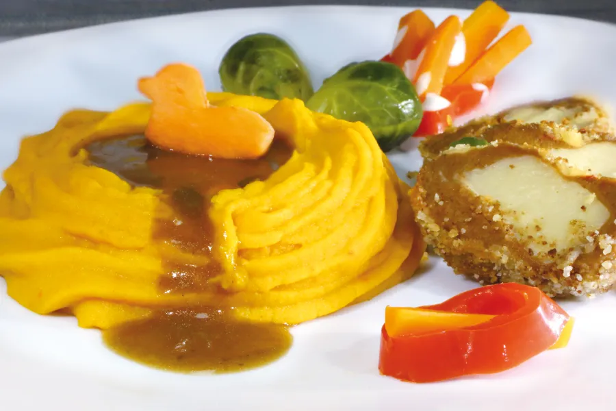 Kürbis-Kartoffelbrei mit panierten Vegan-Bouletten