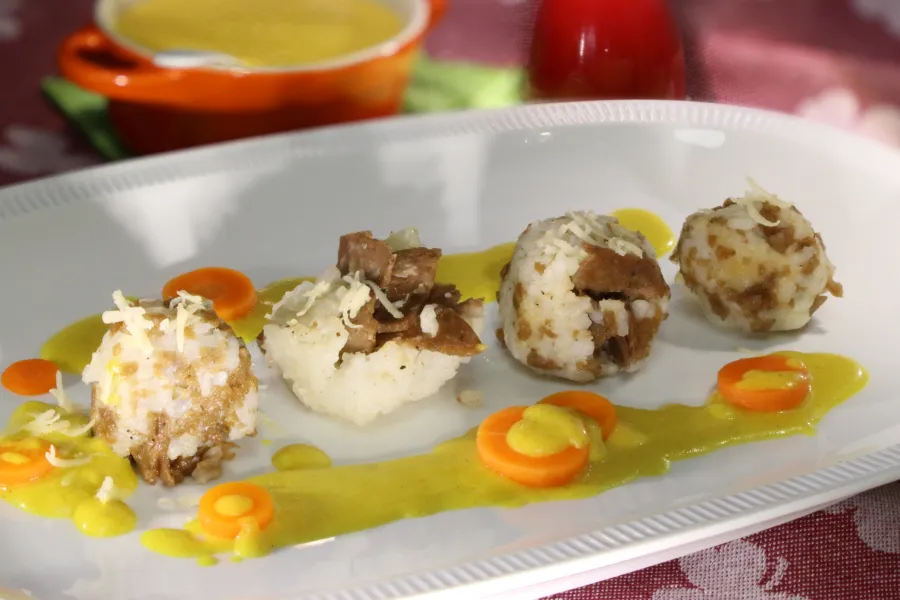 Vegusto Reisbällchen & No-Muh, Curry-Sauce