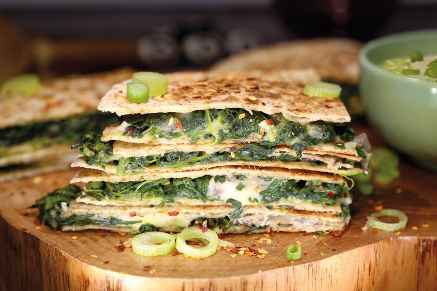 Spinat-Tortillas mit No-Muh, Melty\r\n <p>Ein klassisches Rezept neu interpretiert: Cremiger No-Muh, Melty, Spinat und Frühlingszwiebeln machen dieses Gericht saftig und aromatisch!</p>