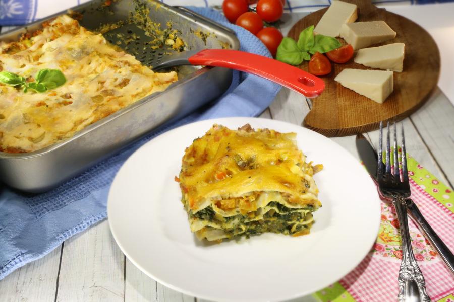 Saftige Gemüse-Lasagne mit Funghi-No-Muh, Burger\r\n <p>Lasagne: Immer ein Genuss! Vor dem Backen kann die vorbereitete Lasagne einige Stunden im Kühlschrank gelagert werden. So kann die Lasagne auch erst kurz bevor der Besuch eintrifft im Backofen vollendet werden.</p>