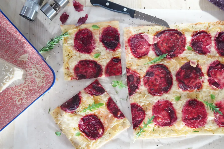 Tarte flambée with No-Moo, Sauce
