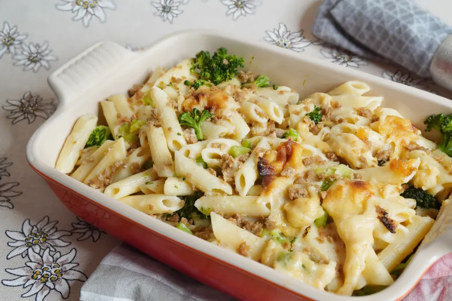 Pastagratin mit No Muh, Raclette und Vegan-Hack