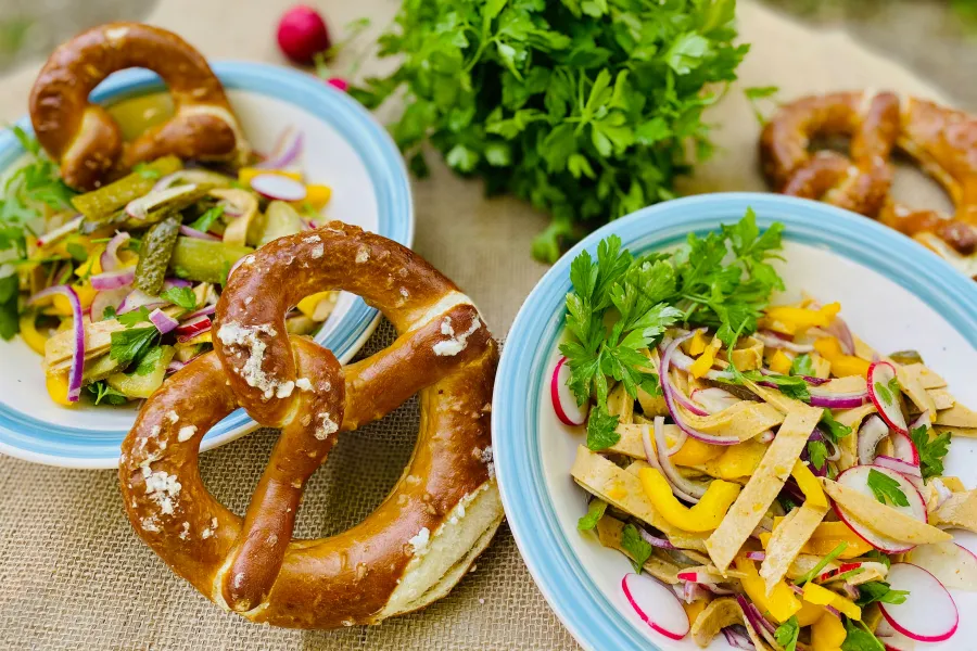 Hearty salad with Sandwich Slices, Lyon-style