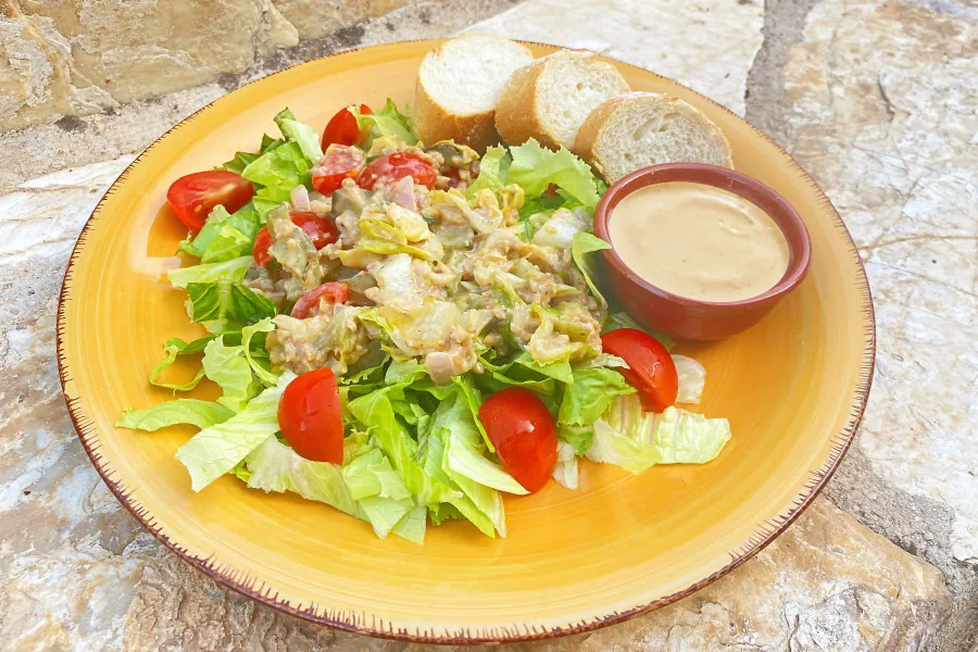 Veganer Fitness-Salat mit Vegan-Hack