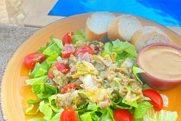 Veganer Fitness-Salat mit Vegi-Hack\r\n <p>Dieses leichte Genussrezept ist ideal für heisse Sommertage. Ein knackiger Salat mit reichlich Protein und ganz viel Geschmack.</p>