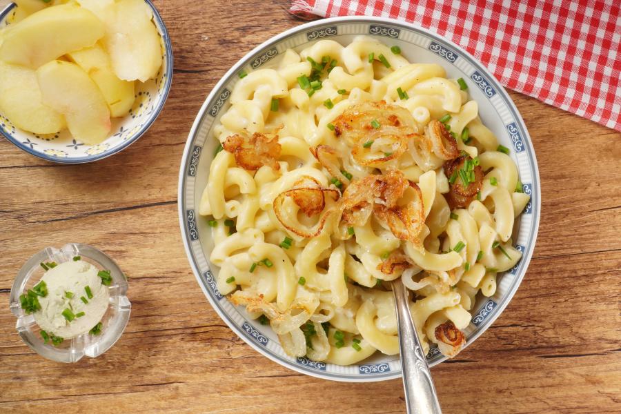 Vegan Chees-Hörnli with vegan Ziger