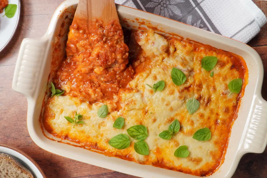 Saftiger Tomatenauflauf mit veganem Hack