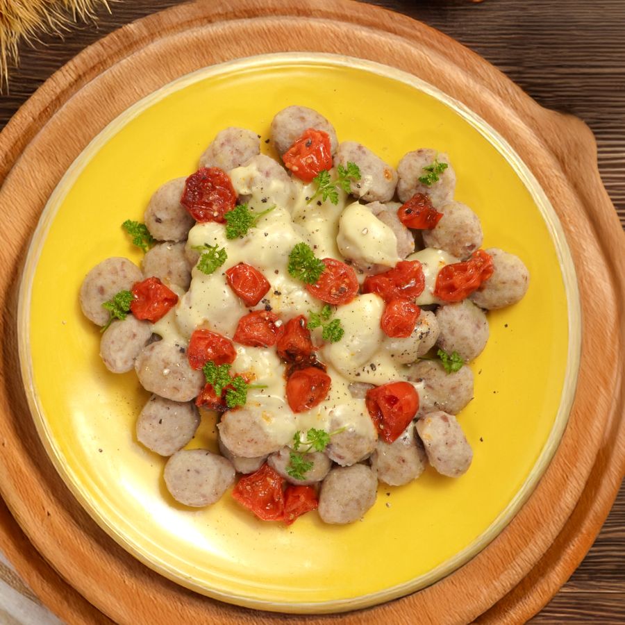 Vegan Chestnut and Potato Gnocchi\r\n <p>This fall menu treats you to nutty gnocchi, aromatic date tomatoes, and a creamy, tangy "No Muh" sauce.</p>