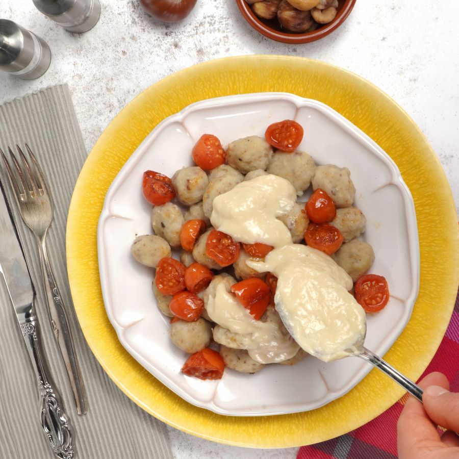 Vegan Chestnut and Potato Gnocchi\r\n <p>This fall menu treats you to nutty gnocchi, aromatic date tomatoes, and a creamy, tangy "No Muh" sauce.</p>