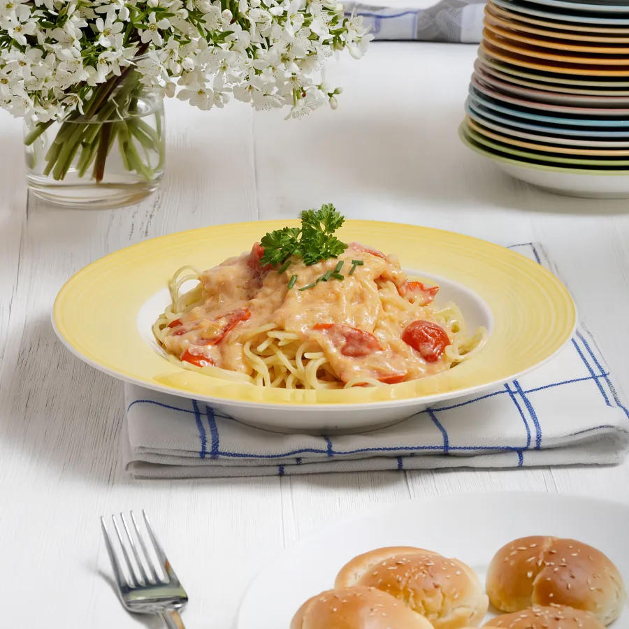 Spaghetti an cremiger veganer Käsesauce